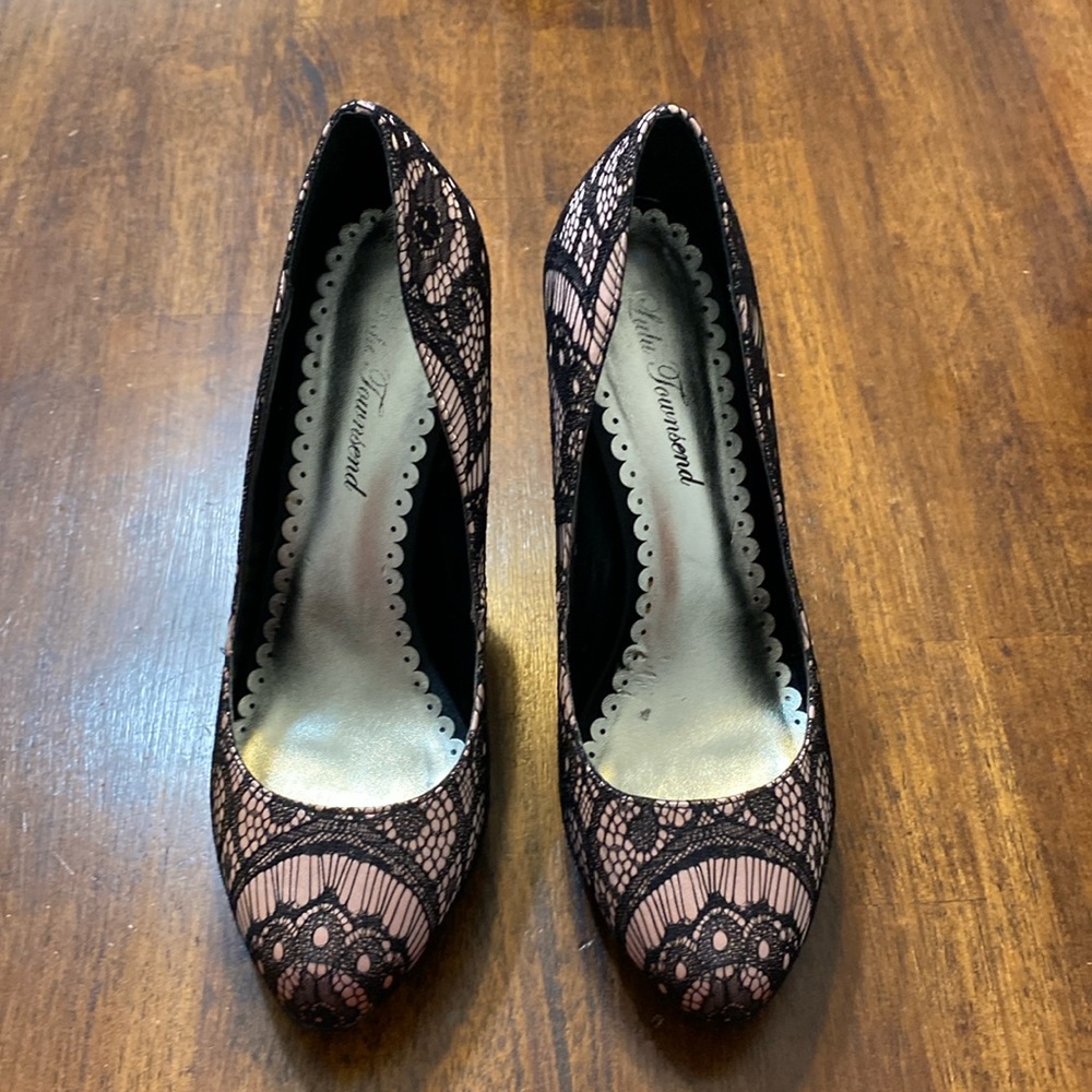 Lulu Townsend 4.5 inch Vanessa Pumps